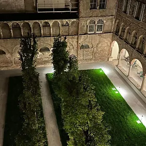 επισκεφθείτε το ξενοδοχείο