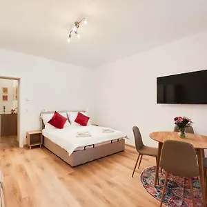Malixa - In The Heart Of Next To Metro Wien